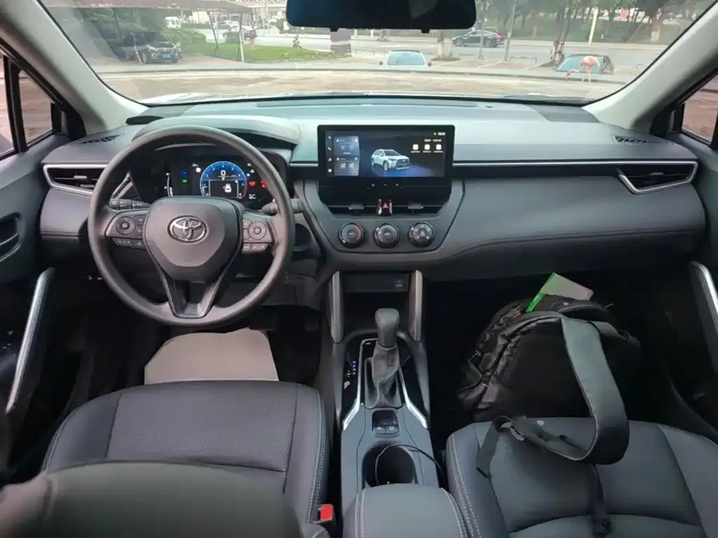 Toyota Corolla Cross — фото 9