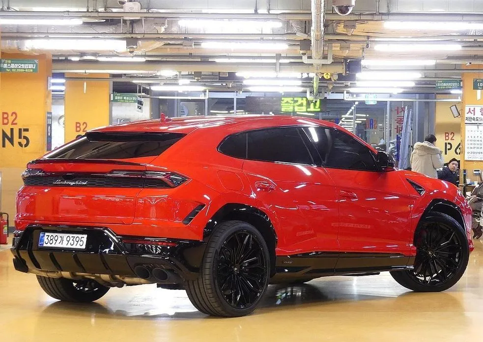 Lamborghini Urus — фото 6