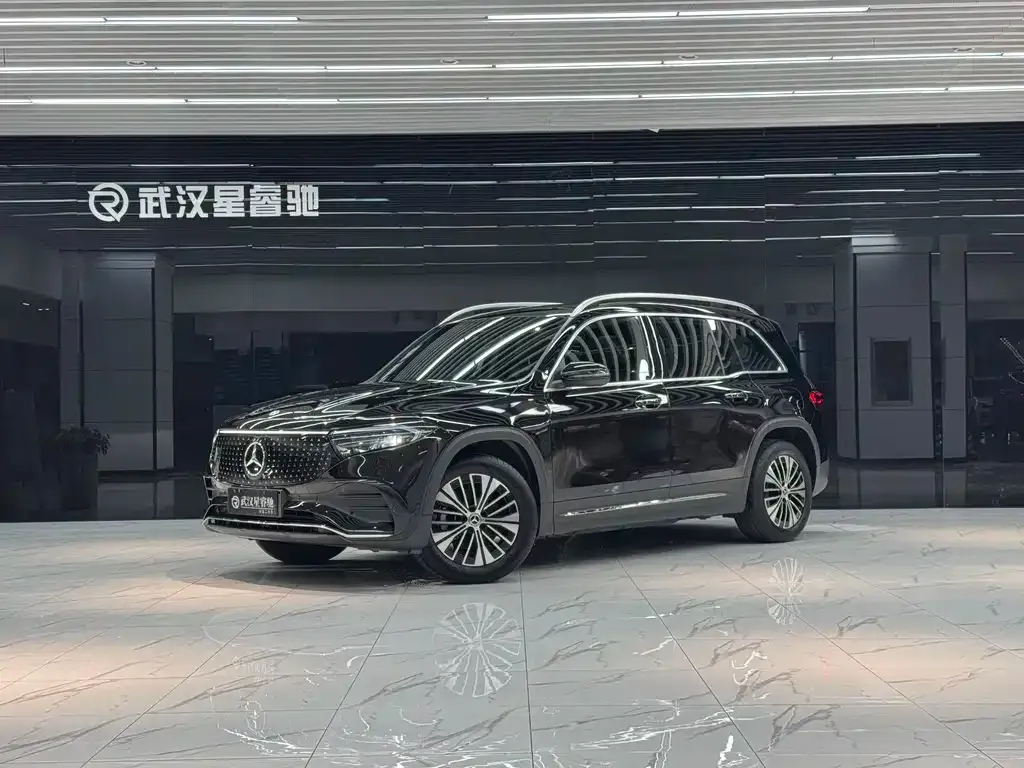 Mercedes-Benz EQB — фото 1