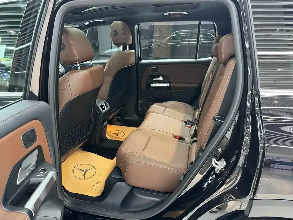 Mercedes-Benz EQB — фото 10