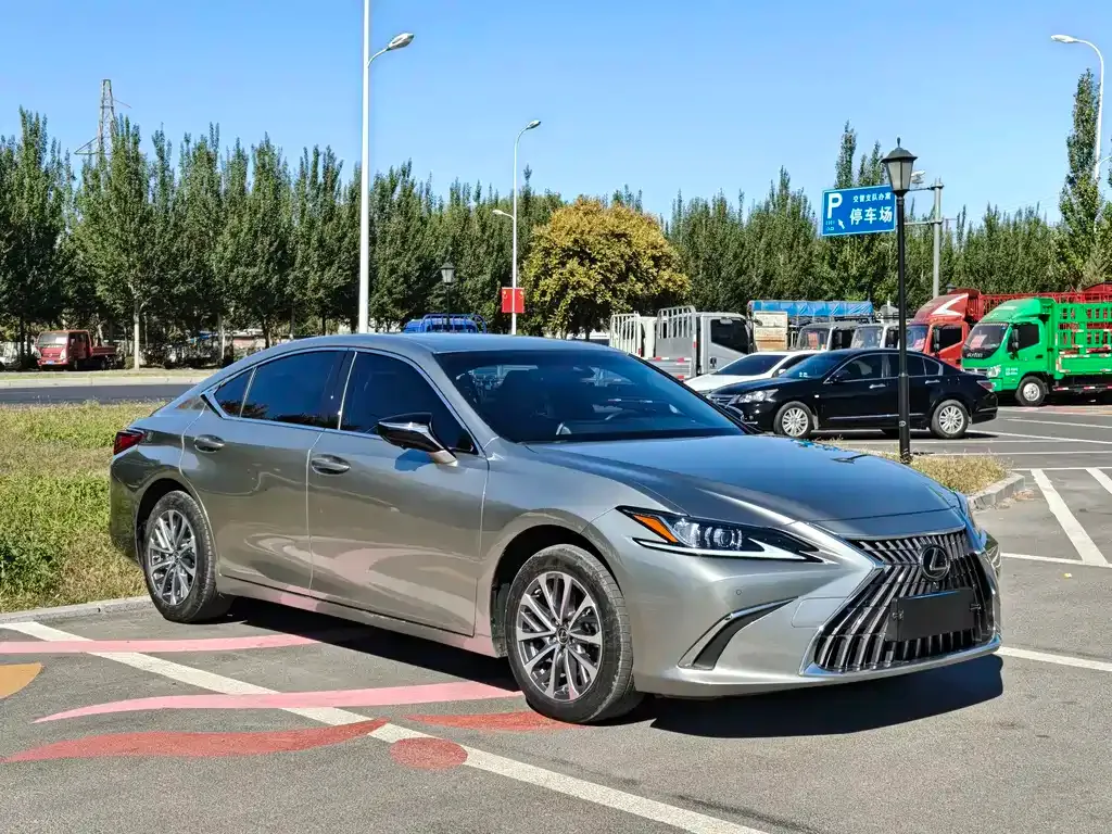 Lexus ES — фото 6