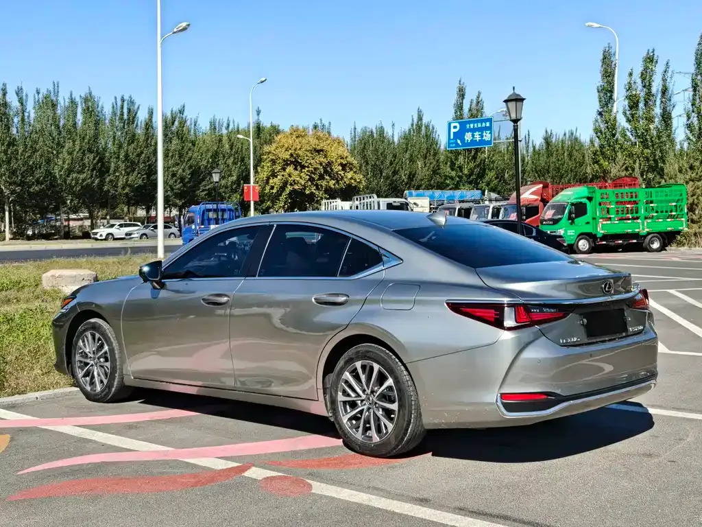Lexus ES — фото 3