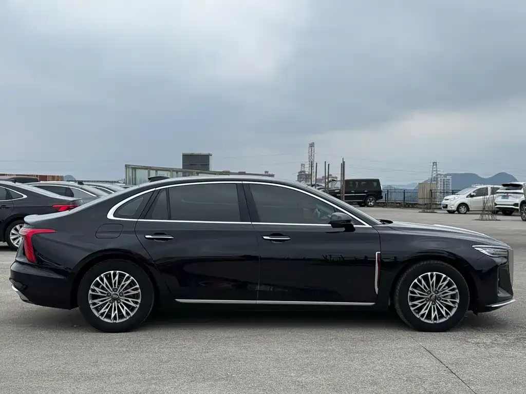 Hongqi H5 — фото 3
