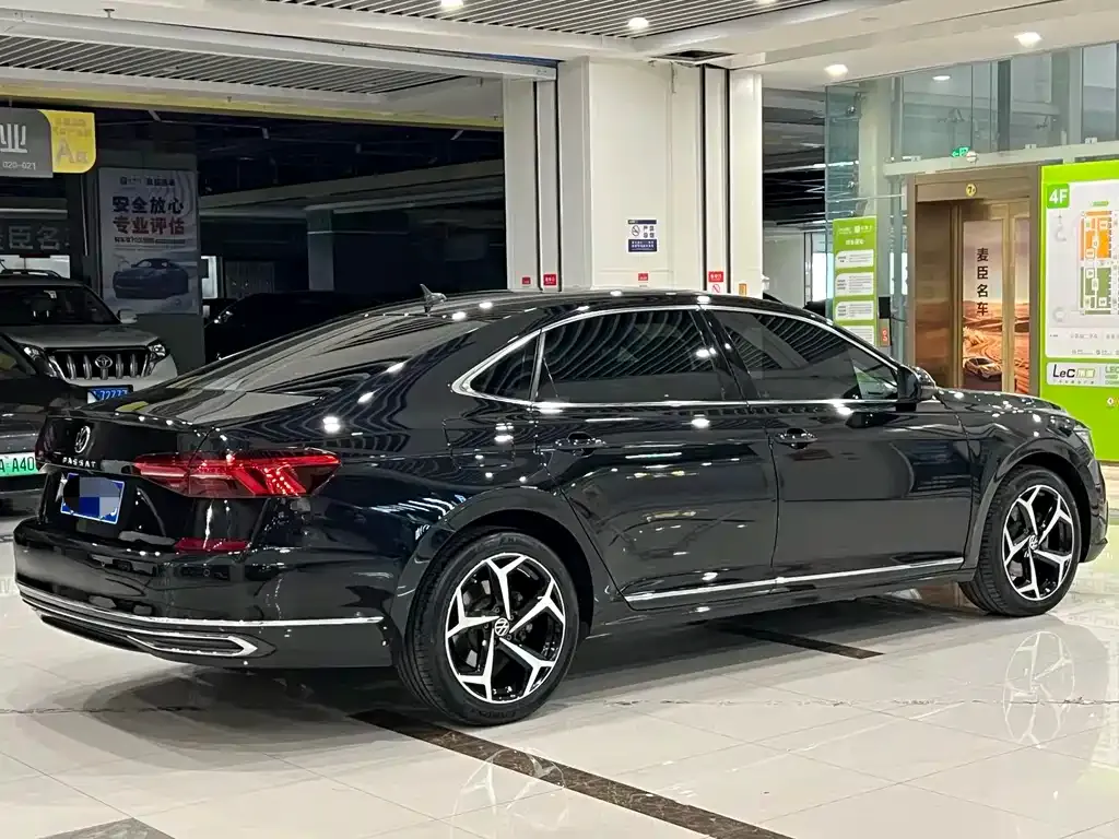 Volkswagen Passat — фото 7