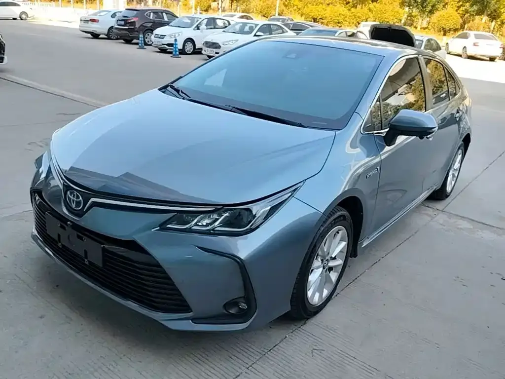 Toyota Corolla — фото 1