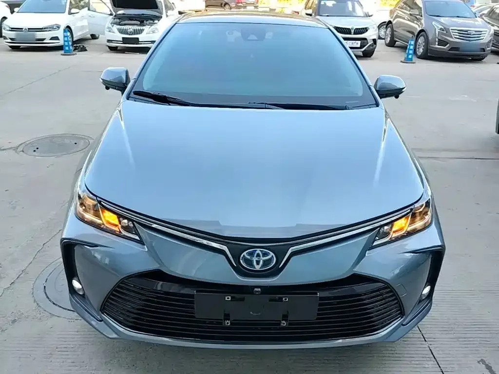 Toyota Corolla — фото 4