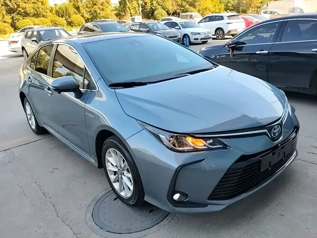 Toyota Corolla — фото 9
