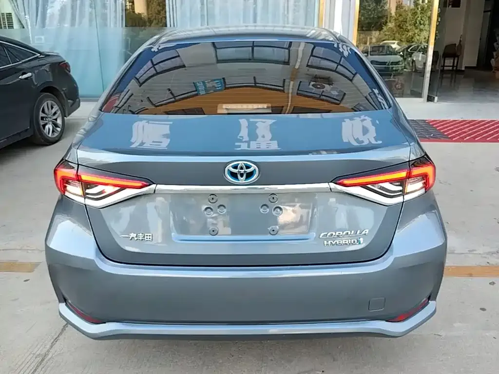Toyota Corolla — фото 6