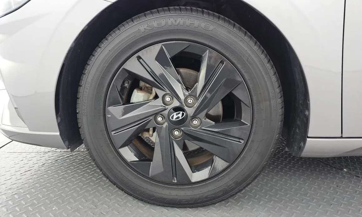 Hyundai AVANTE — фото 8