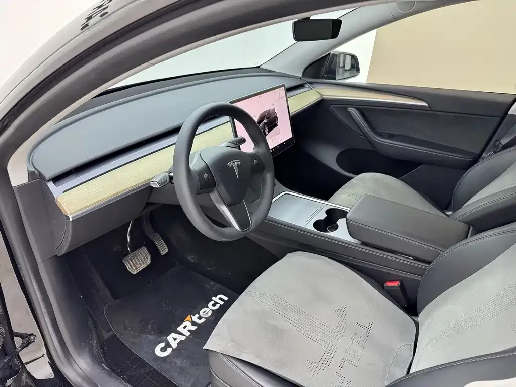 Tesla Model Y — фото 4