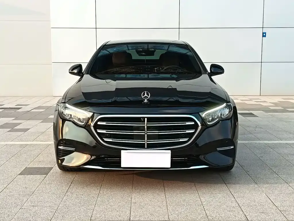 Mercedes-Benz E-Class — фото 10