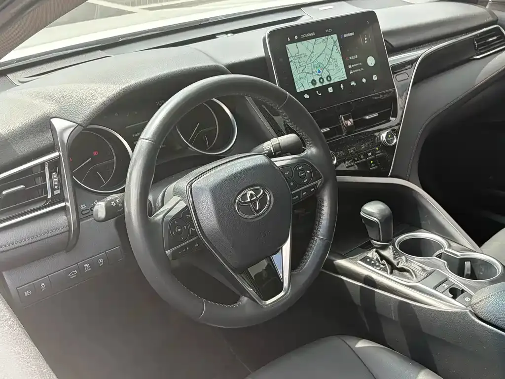 Toyota Camry — фото 10