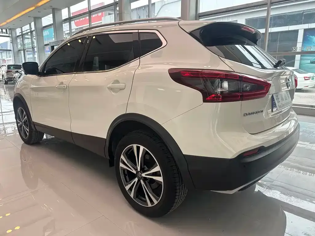 Nissan Qashqai — фото 6