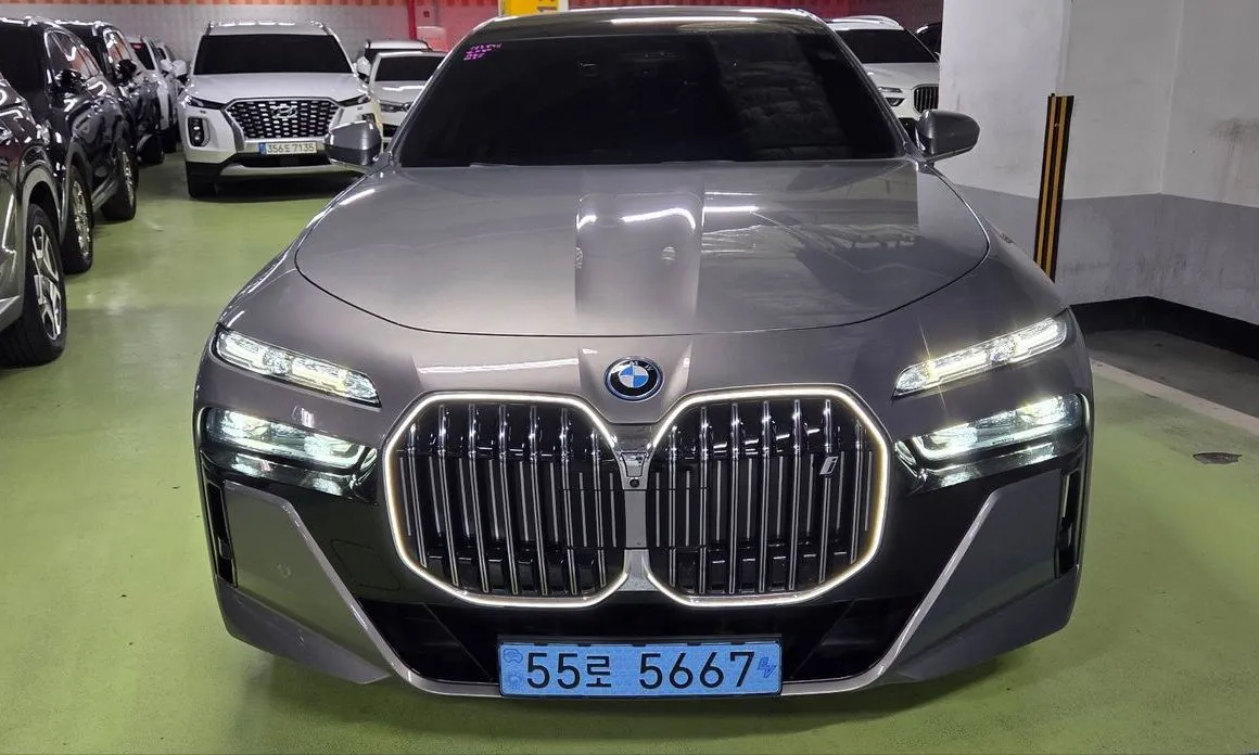 BMW i7 — фото 4