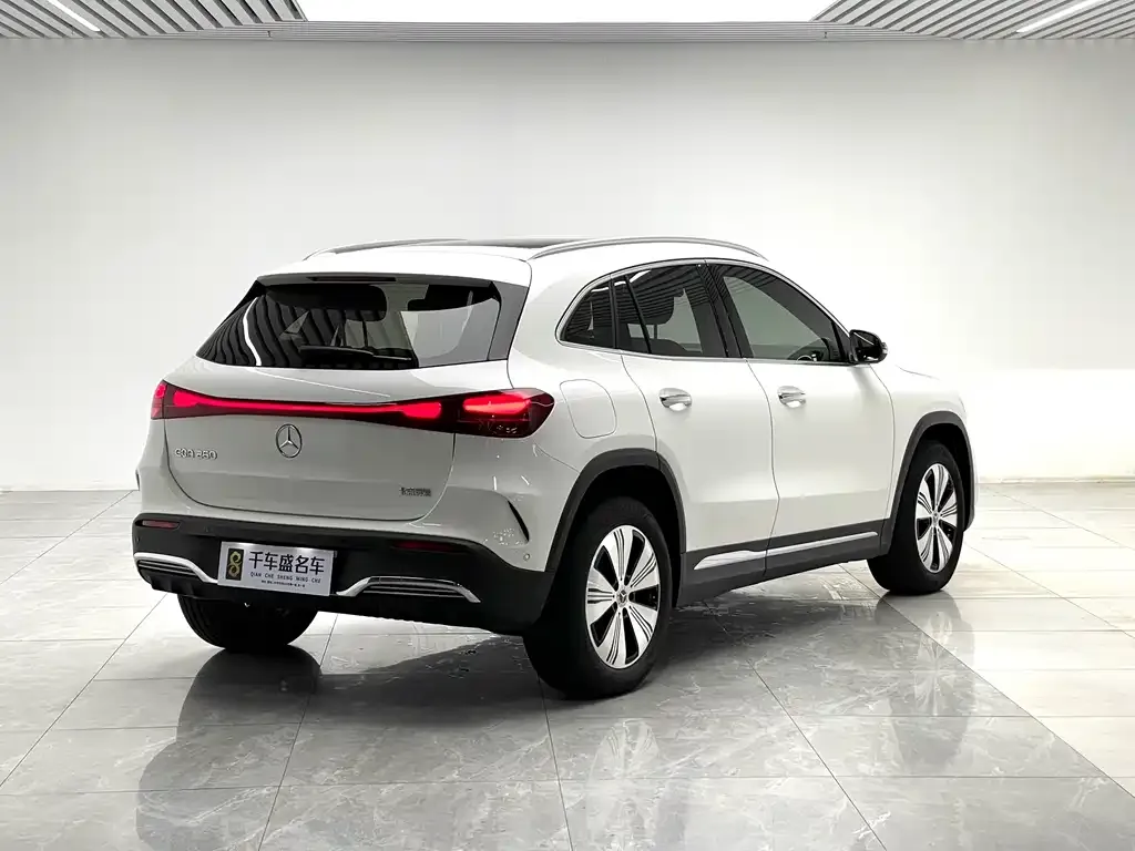 Mercedes-Benz EQA — фото 10