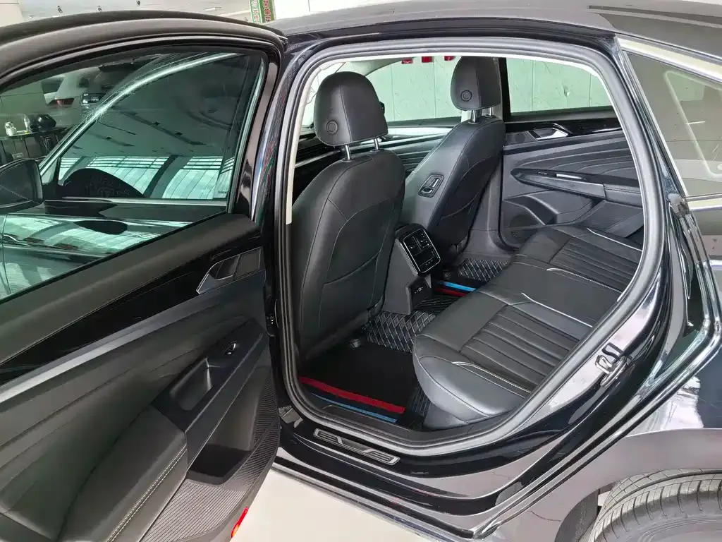 Volkswagen Passat — фото 8