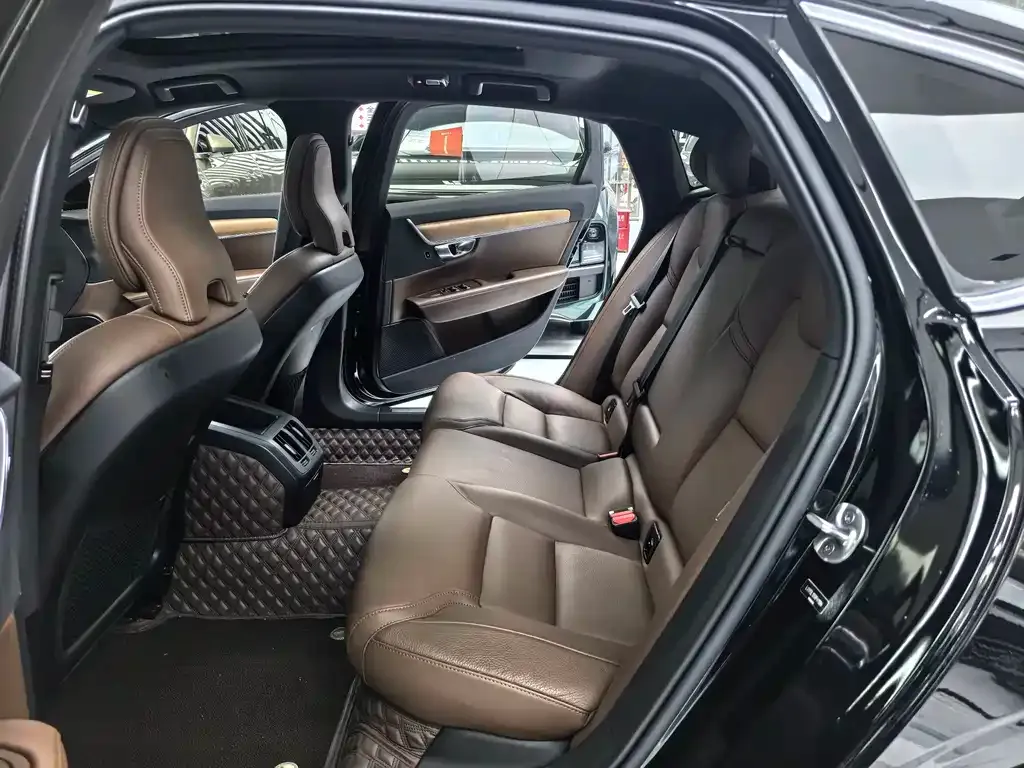 Volvo S90 — фото 2