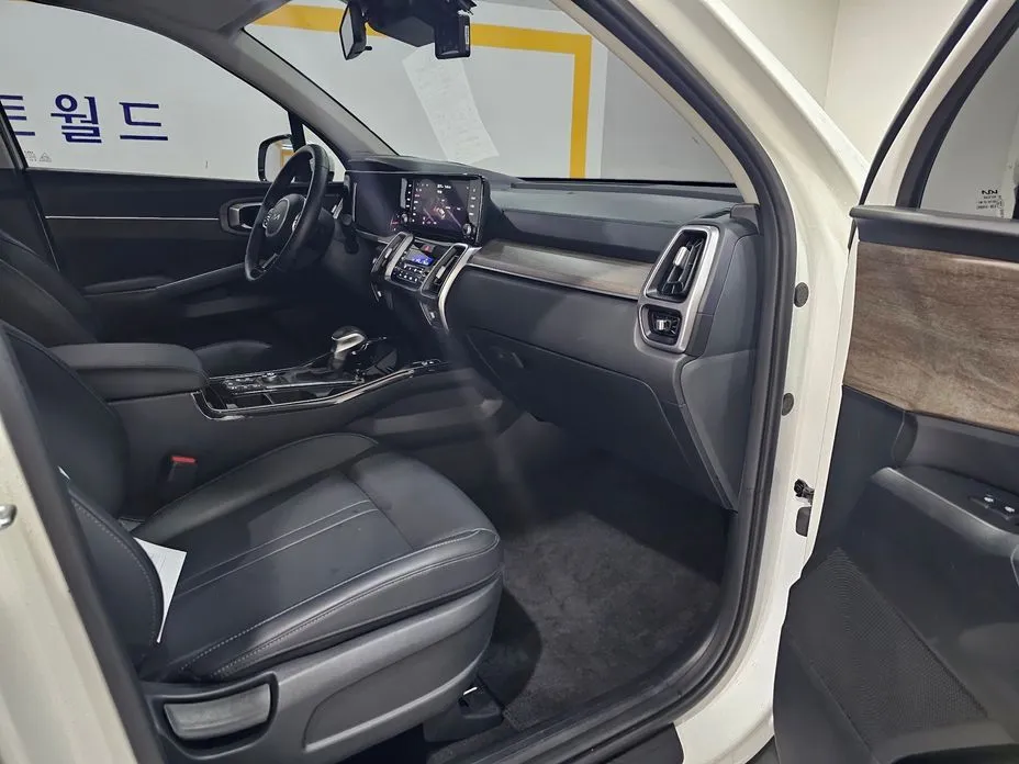 Kia Sorento — фото 5