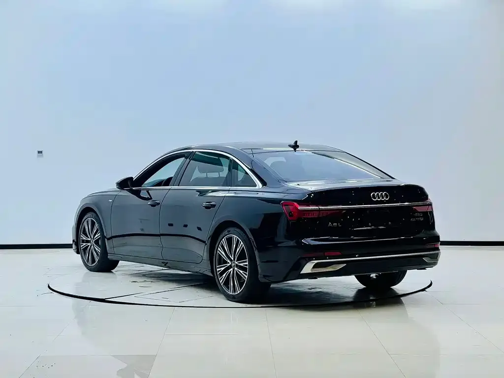 Audi A6L — фото 8