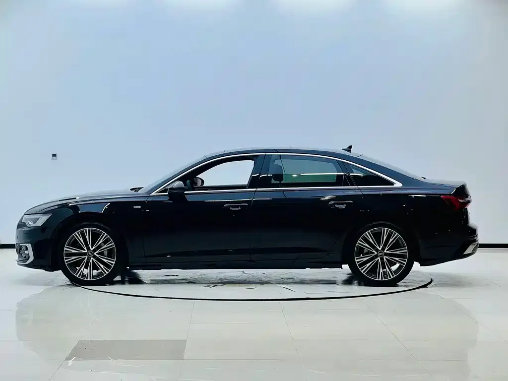Audi A6L — фото 7