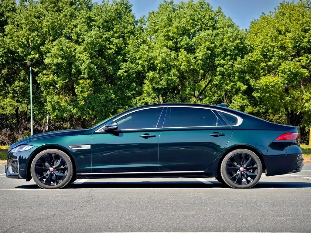 Jaguar XFL — фото 10