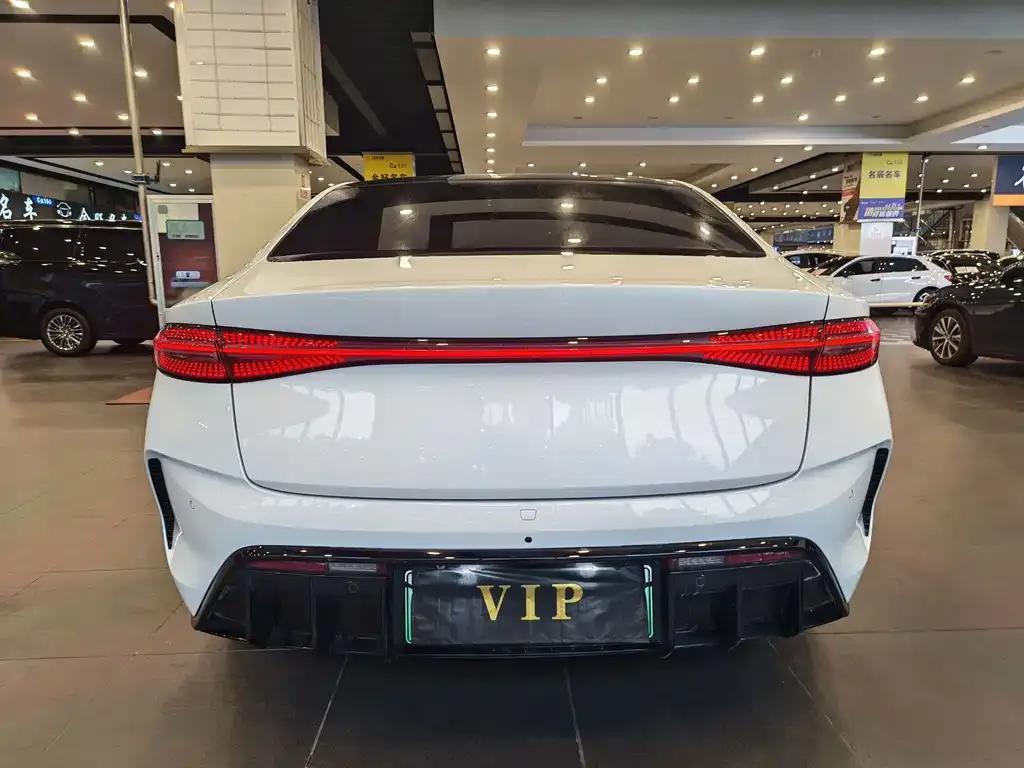 BYD Seal — фото 2