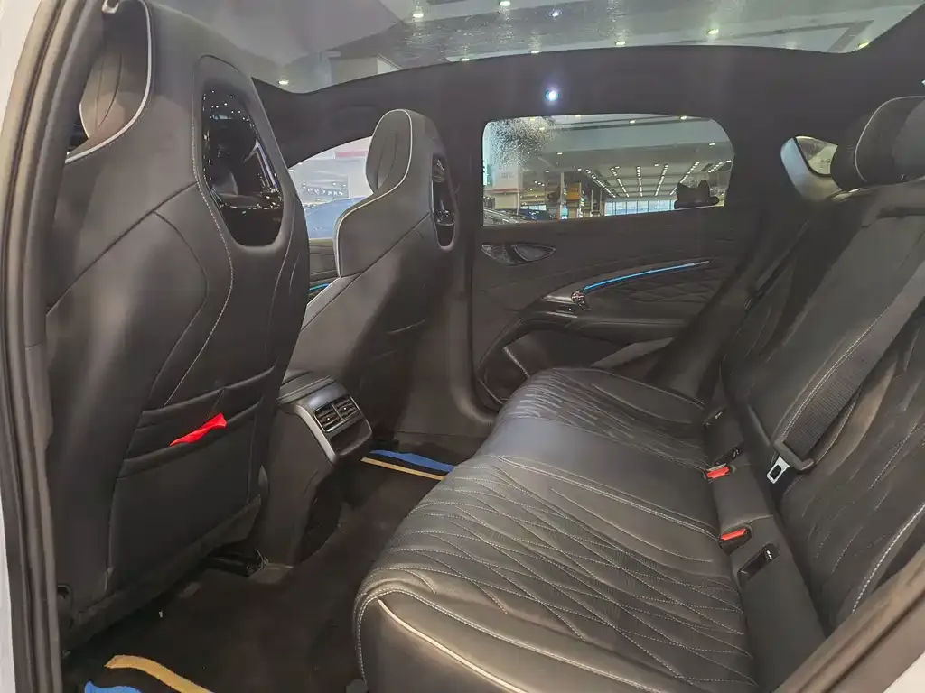 BYD Seal — фото 4