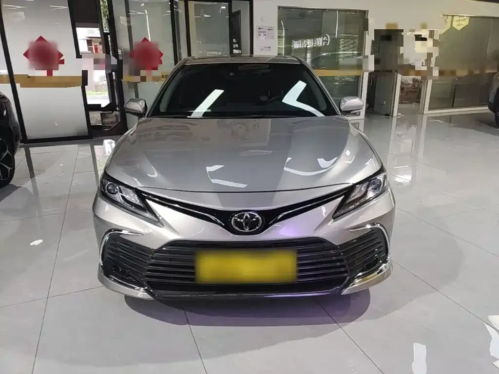 Toyota Camry — фото 5