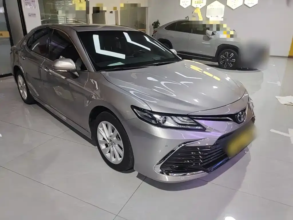 Toyota Camry — фото 10