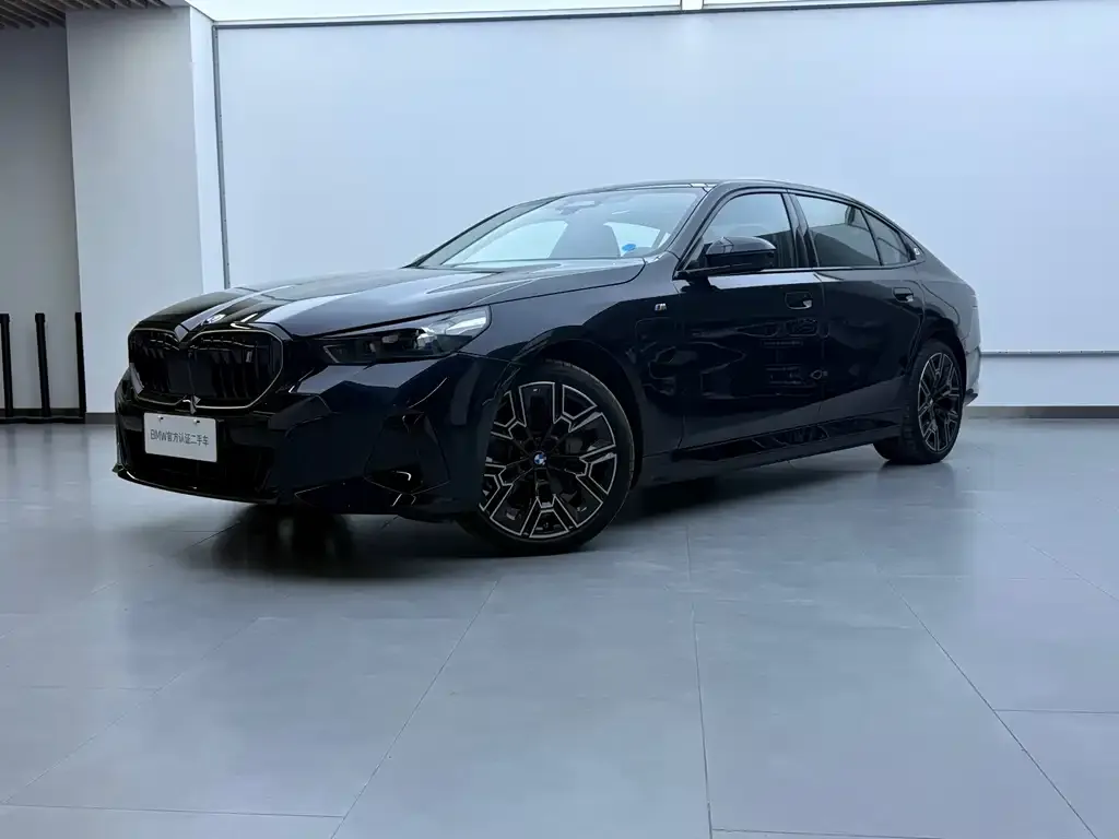 BMW i5 — фото 1