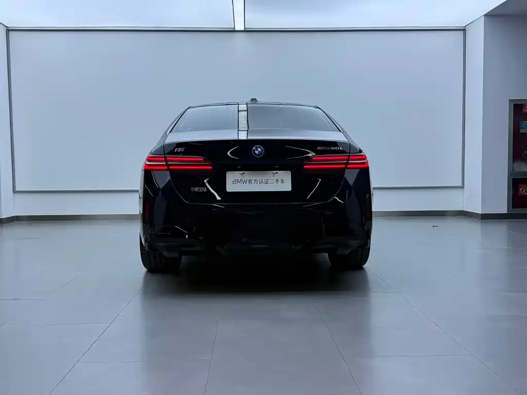 BMW i5 — фото 6