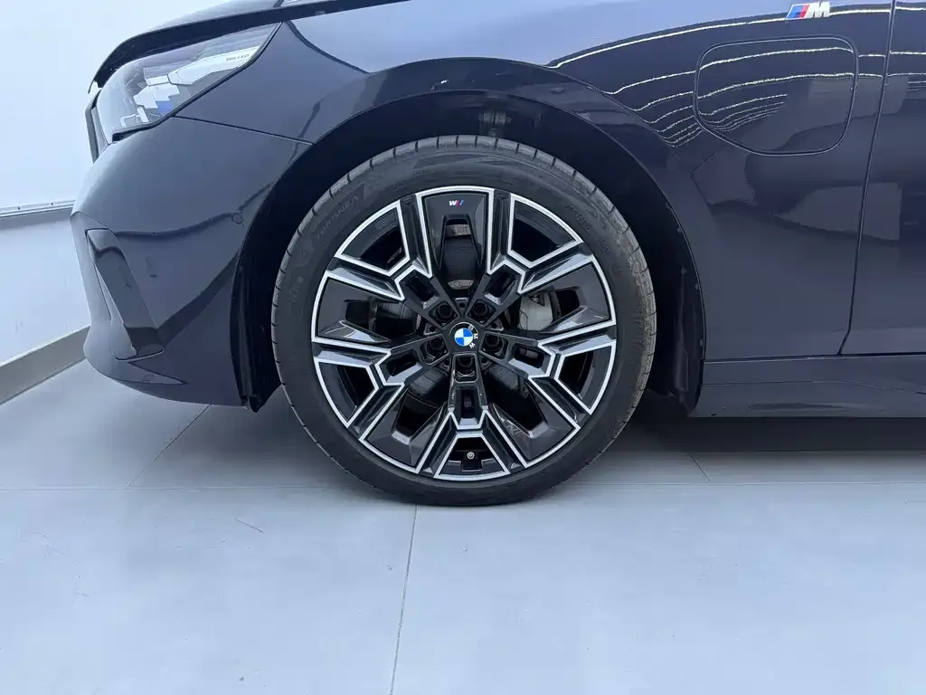 BMW i5 — фото 10
