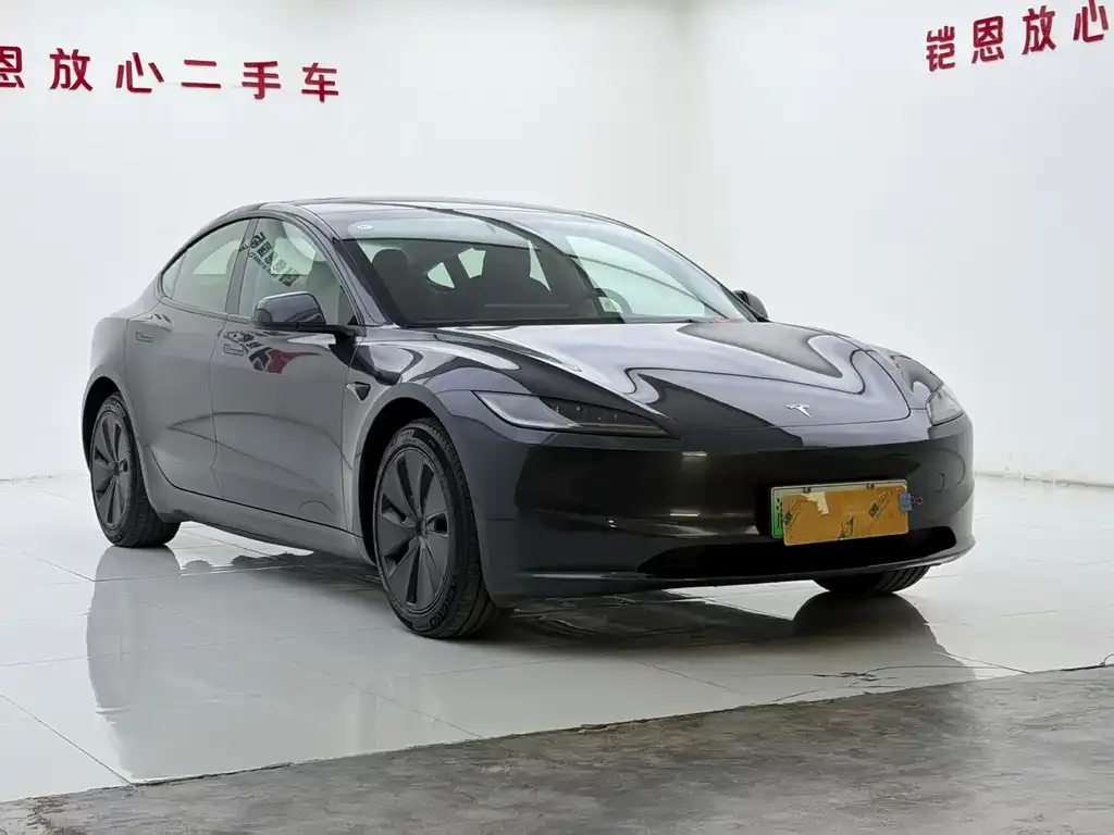 Tesla Model 3 — фото 4