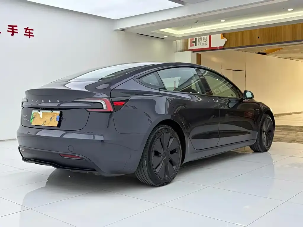 Tesla Model 3 — фото 6