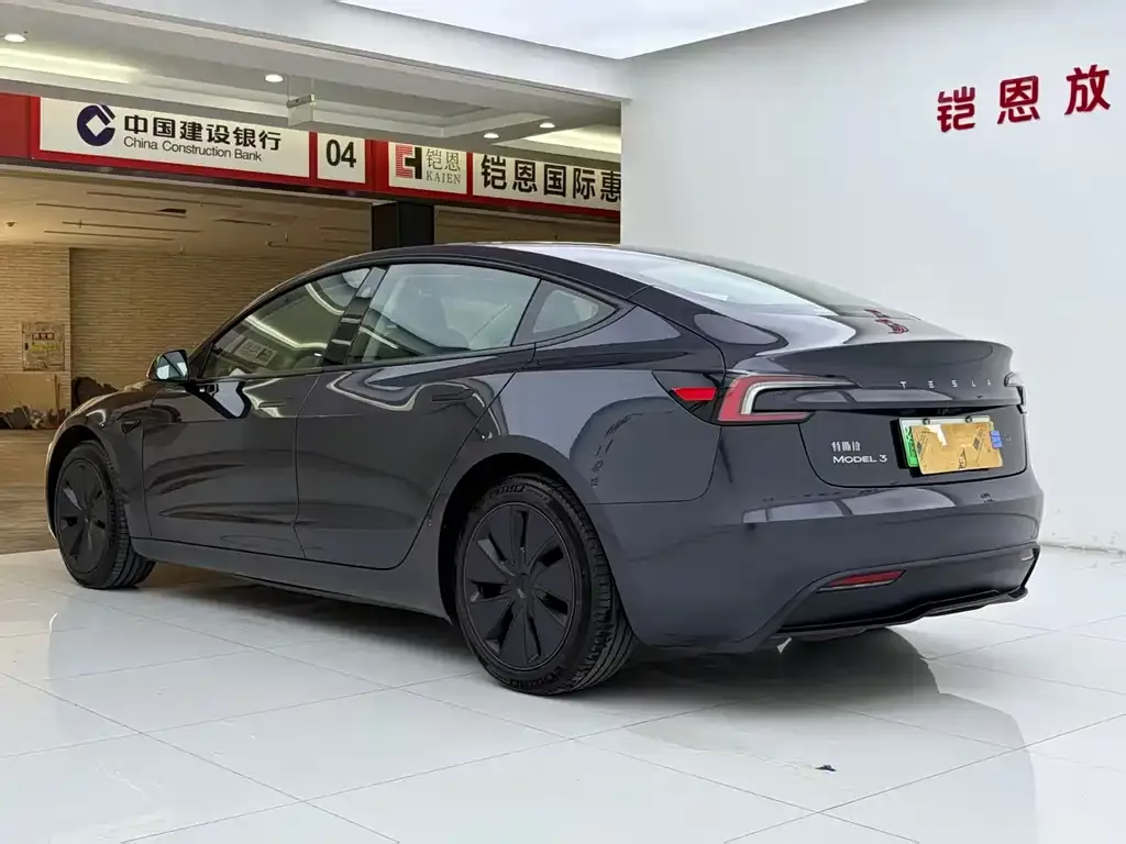 Tesla Model 3 — фото 8