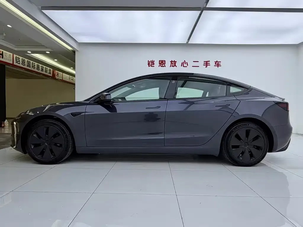 Tesla Model 3 — фото 7