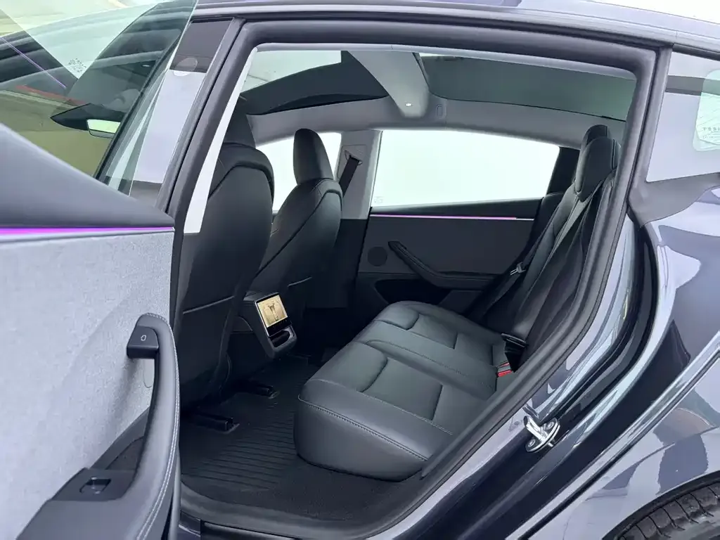 Tesla Model 3 — фото 10