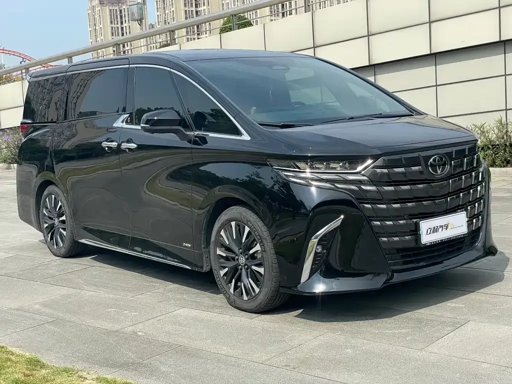 Toyota Alphard — фото 8