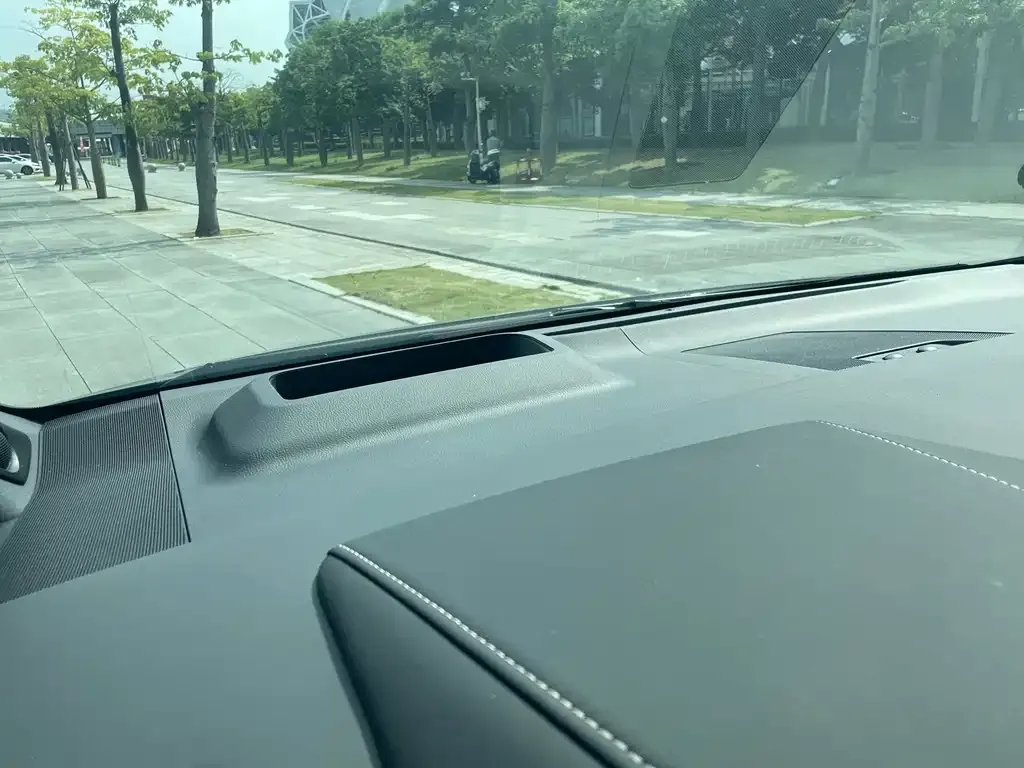 Toyota Alphard — фото 6