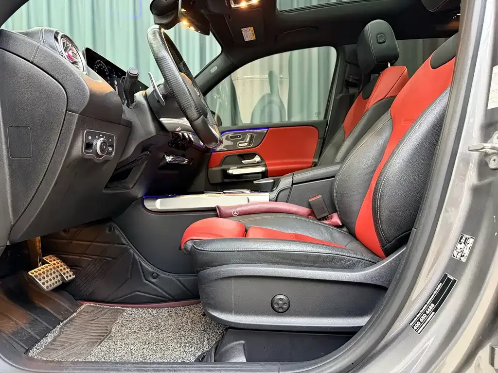 Mercedes-Benz GLB AMG — фото 10