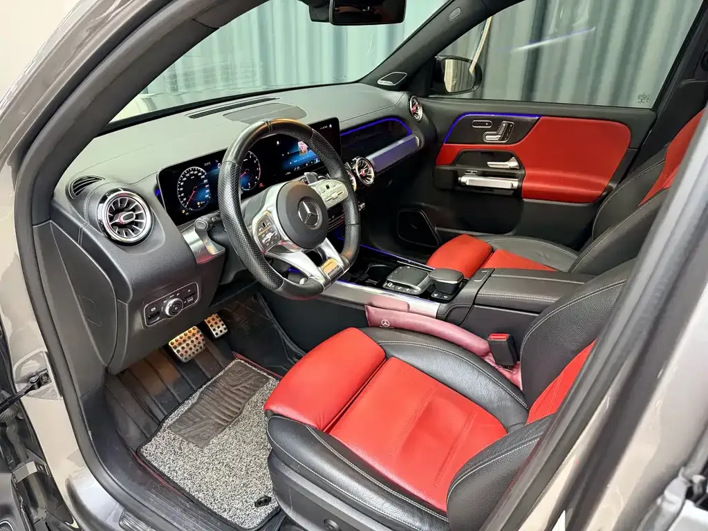 Mercedes-Benz GLB AMG — фото 9