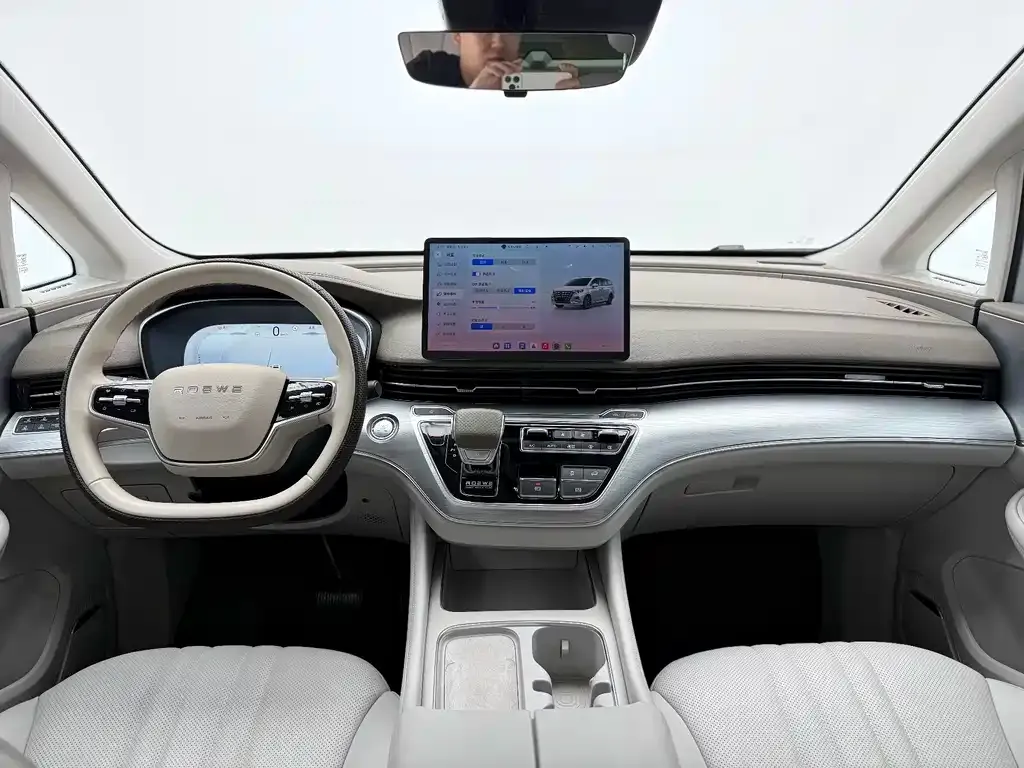 Roewe iMAX8 New Energy — фото 9