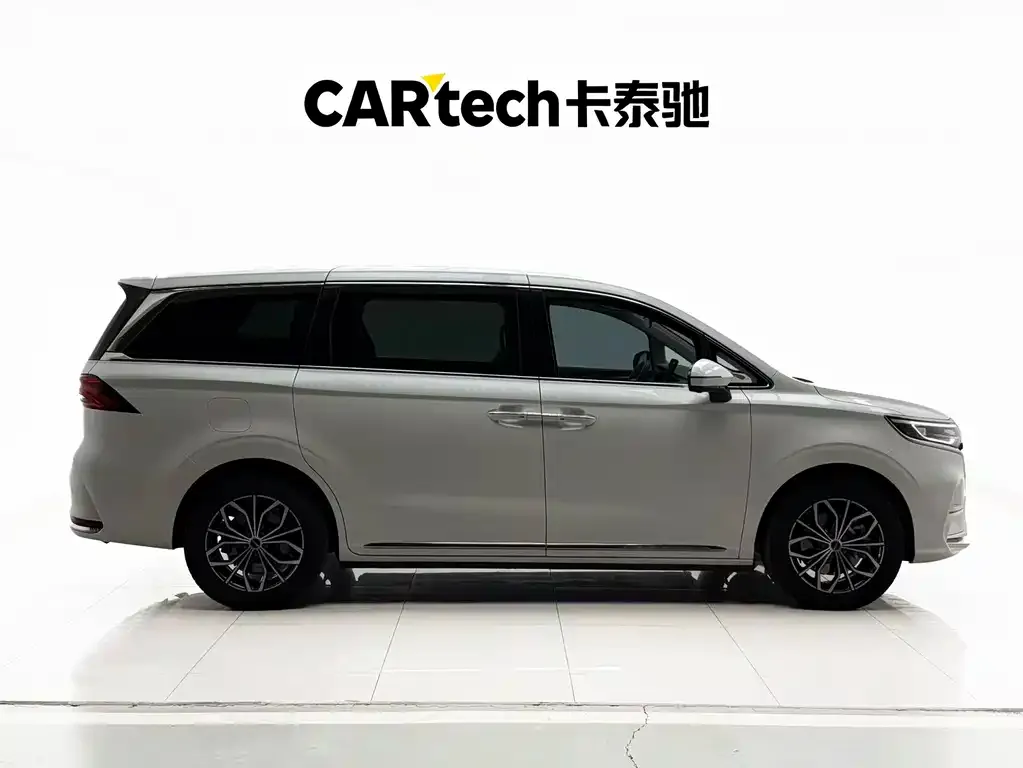 Roewe iMAX8 New Energy — фото 2