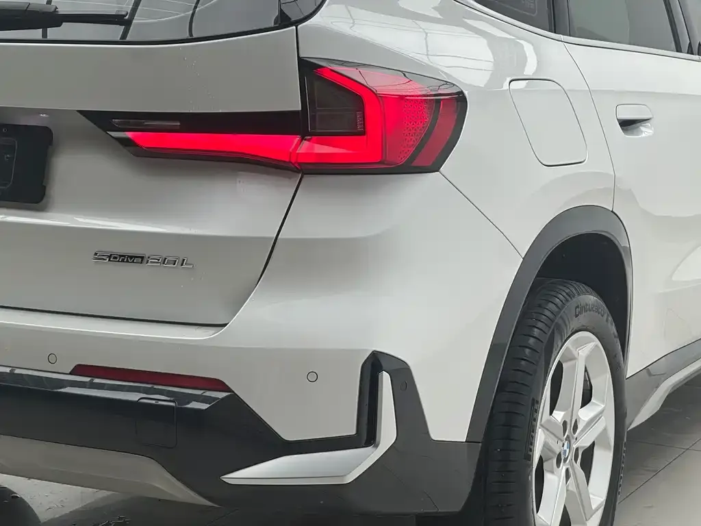 BMW X1 — фото 7
