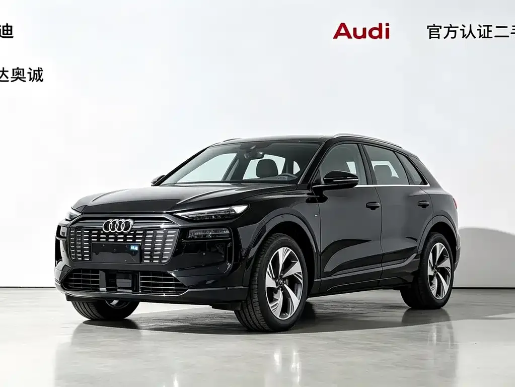 Audi Q6L e-tron — фото 1