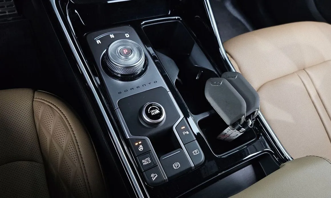 Kia Sorento — фото 9