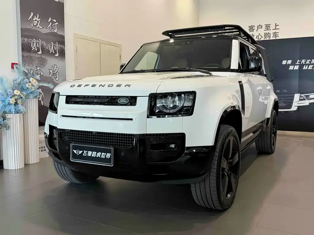 Land Rover Defender — фото 1