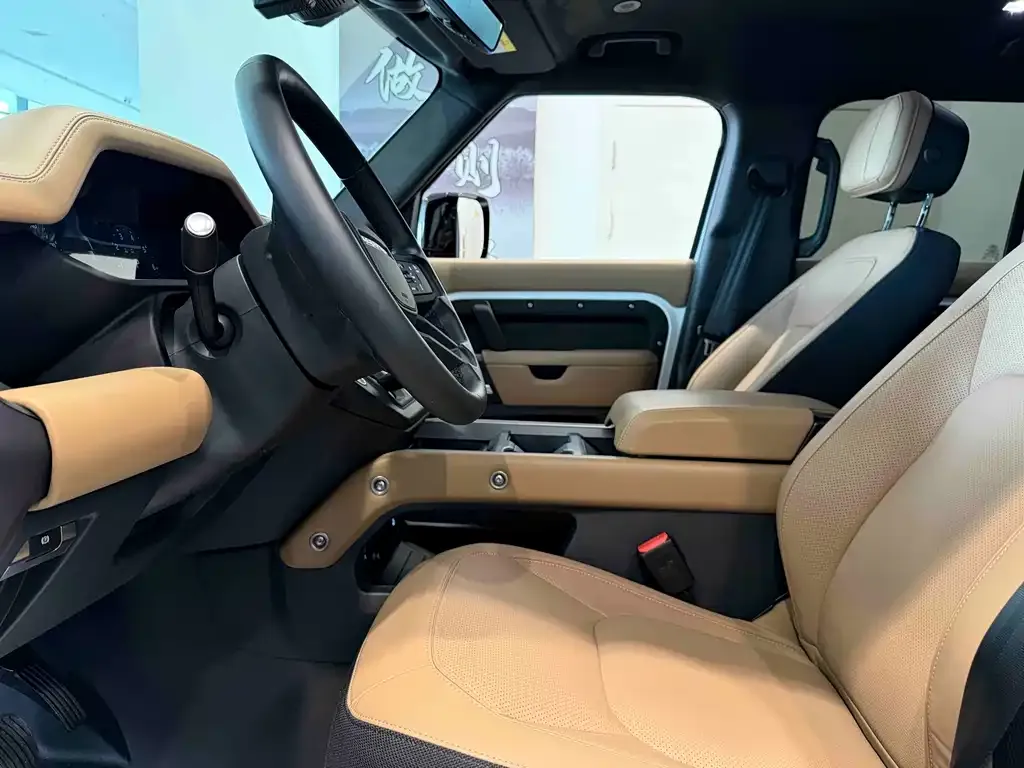 Land Rover Defender — фото 10