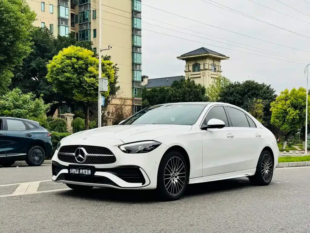 Mercedes-Benz C-Class — фото 1