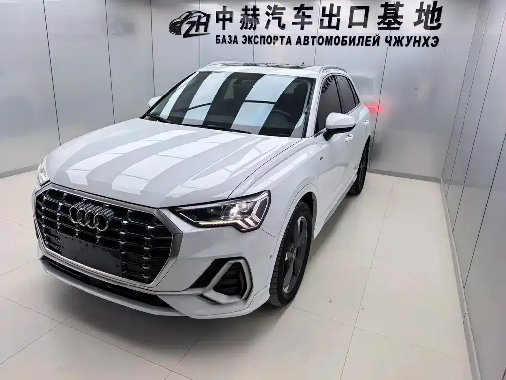 Audi Q3 — фото 1